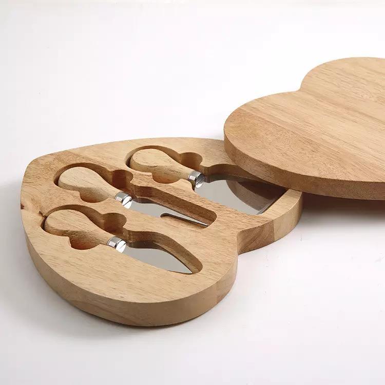 Factory Wholesale Heart-Shaped Wood Swiveling Cheese Board Bamboo Cutting Board with Cheese Knives