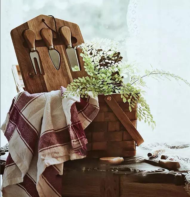 Acacia Wooden Cheese Board Set Wood Charcuterie Boards Set and Cheese Serving Platter