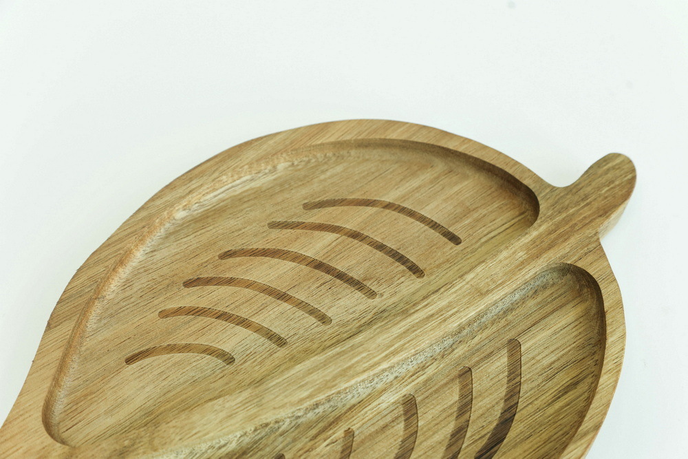 Leaf Shape Reusable Wooden Serving Platters Wood Plate for Snack Cake