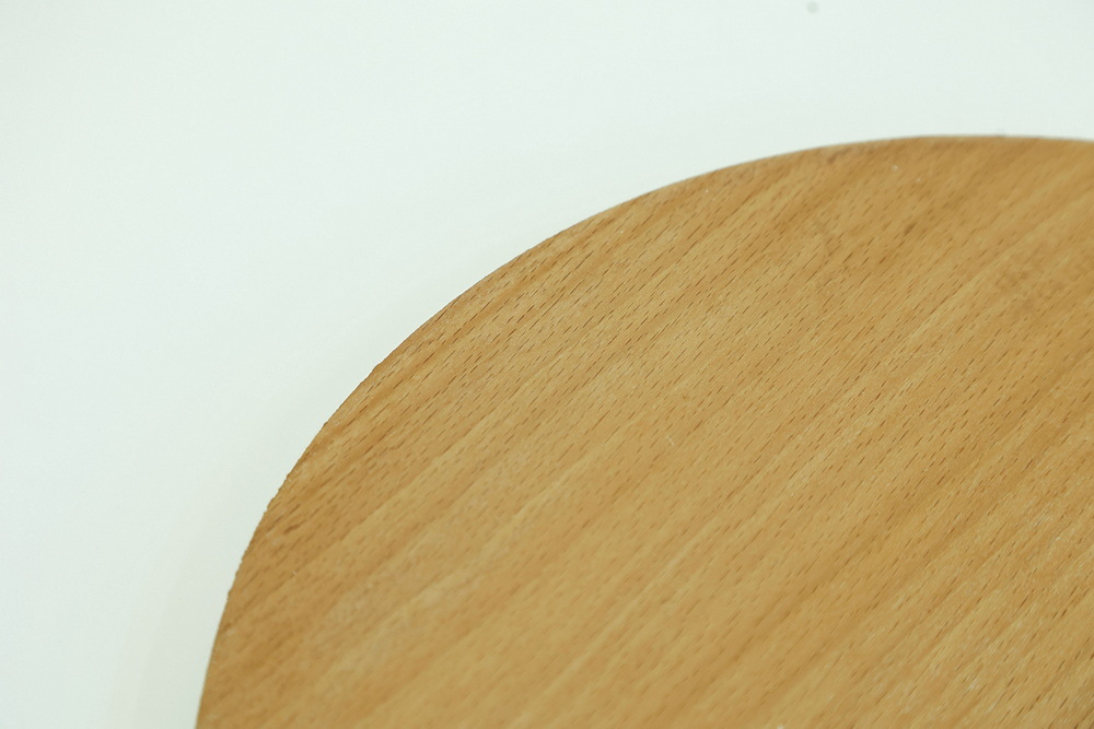 Round Beech Wood Cutting Board with Handle for Kitchen