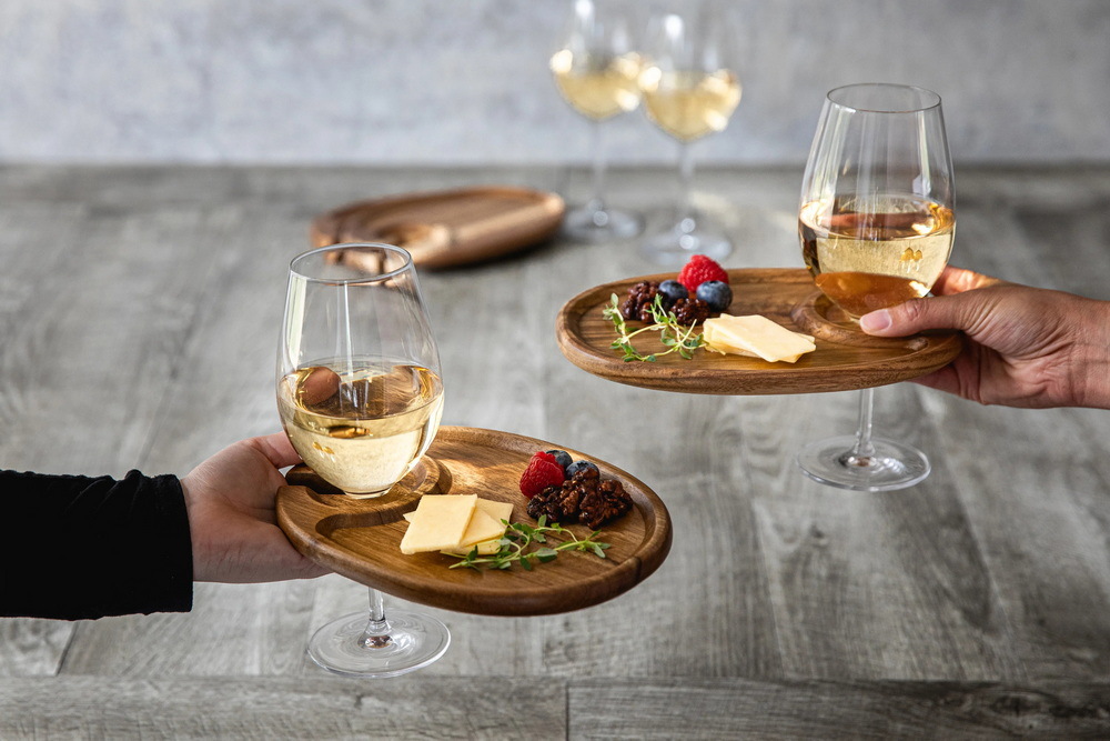 Single Wooden Cocktail Wine Glass Tray Wine Serving Tray with Glass Holder for Appetizer Party
